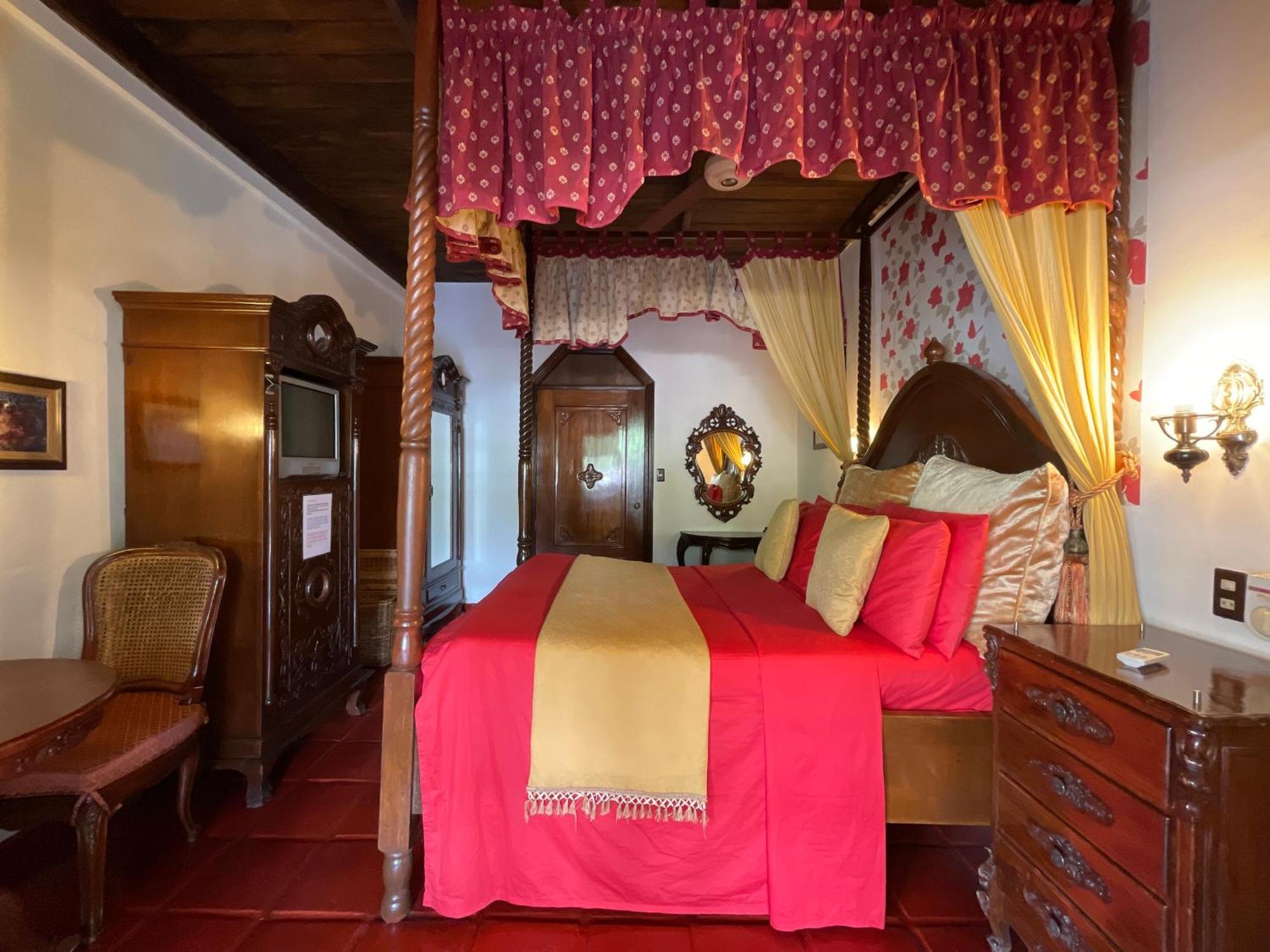 Tropicana Castle Dive Resort Powered By Cocotel Puerto Galera Zimmer foto